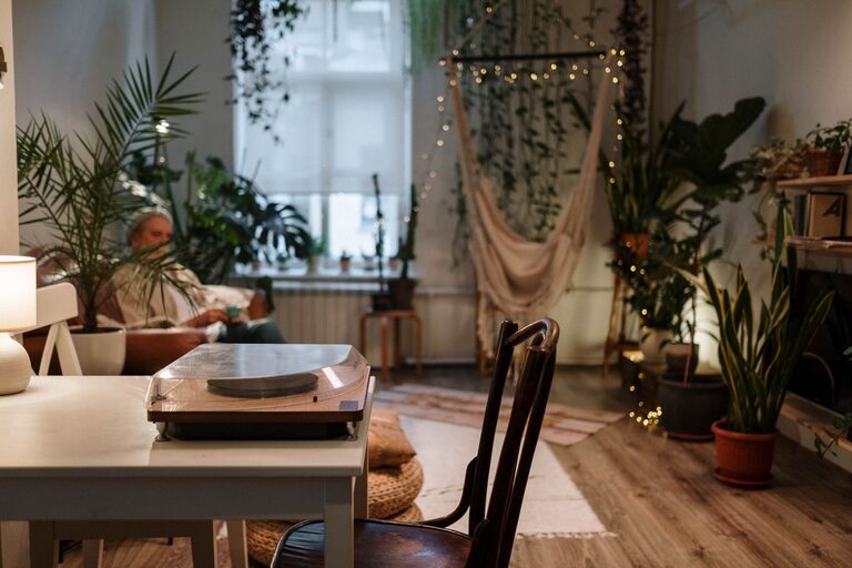 Tips for Creating a Cozy and Inviting Living Space in Any Home